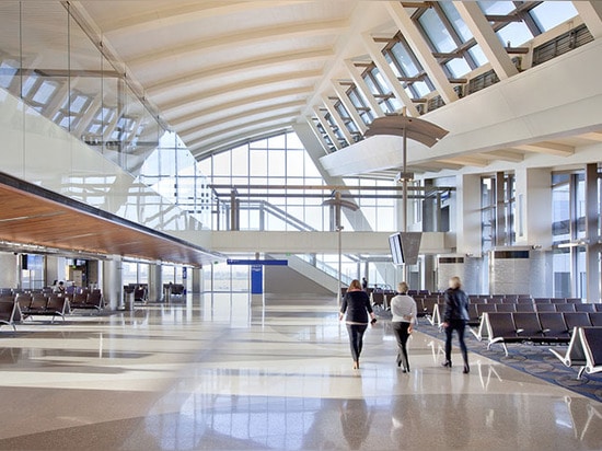 Terminal de Tom Bradley de los arquitectos de Fentress el nuevo recibe la certificación del oro de LEED