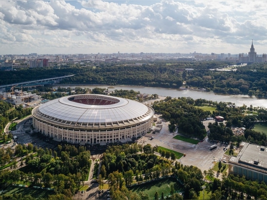 Estadio histórico de Luzhniki de Moscú restaurado para el mundial 2018