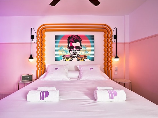 el hotel del arte del ibiza del paradiso está estilístico en alguna parte entre Miami y Memphis