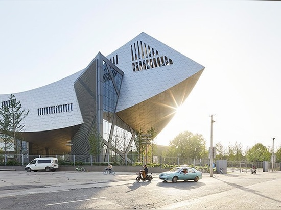 proyecto de los libeskind de Daniel el primer en China es un barrido arca-como museo en Wuhan