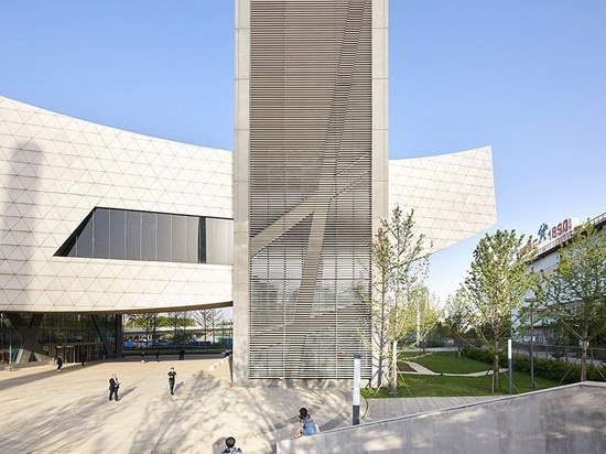 proyecto de los libeskind de Daniel el primer en China es un barrido arca-como museo en Wuhan