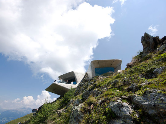 Museo de la montaña de Messner en el Tyrol del sur de los arquitectos de Zaha Hadid