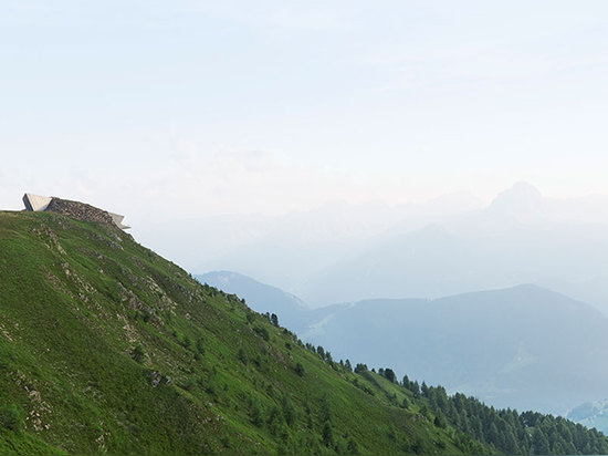 Museo de la montaña de Messner en el Tyrol del sur de los arquitectos de Zaha Hadid