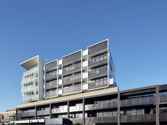 Clads de cristal fotovoltaicos una torre residencial sostenible importada en Melbourne