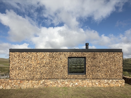 Uruguay. Las cabinas prefabricadas camuflan en las sierras