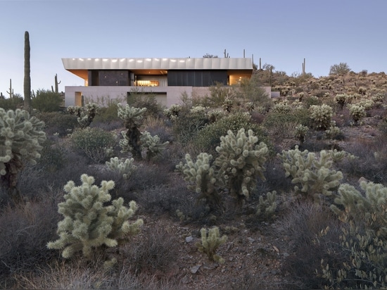 Casa ocultada del desierto del valle