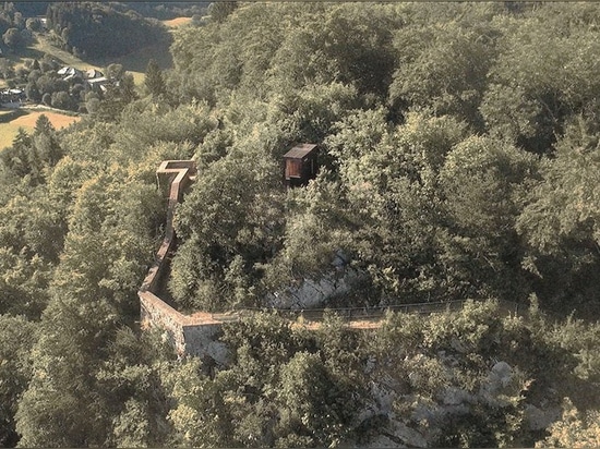 Una ‘caverna fortificada íntima’ en las montañas francesas se construye con la protección de un fuerte