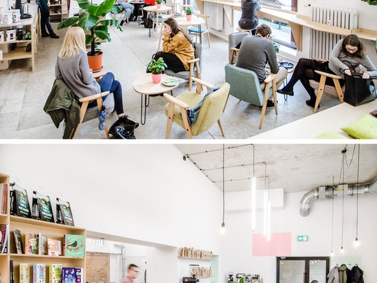 Este café en Polonia es también una librería