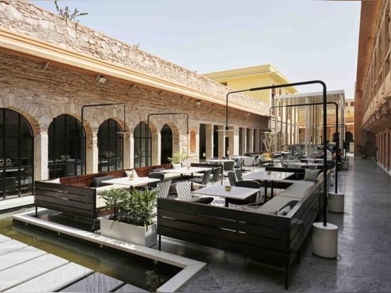 Una propiedad antigua del palacio de Jaipur se transforma en un restaurante moderno