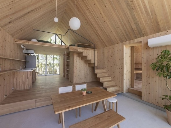 el estudio de los arquitectos del monte Fuji utiliza la madera de CLT para la vivienda prefabricada en Japón