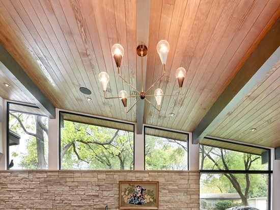 Esta casa moderna en Austin, actualización contemporánea de los mediados de siglo de Texas Received A