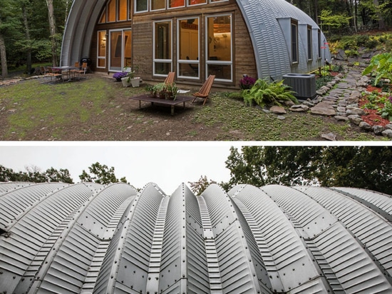 La choza de Q por la arquitectura de Coughlin se rodea por naturaleza