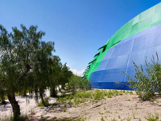 Jean Nouvel completa la biblioteca de "trabajos en tierra" de la Universidad de Chipre