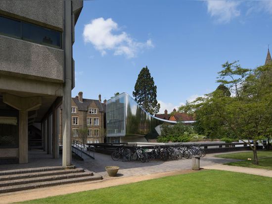 ¿El edificio de Investcorp para la Universidad de Oxford? ¿centro de s Oriente Medio en St Antonio? universidad de s