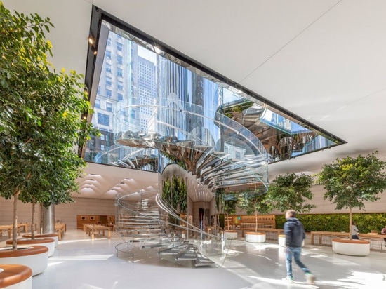 el famoso'cubo' de apple de nueva york reabre en la quinta avenida