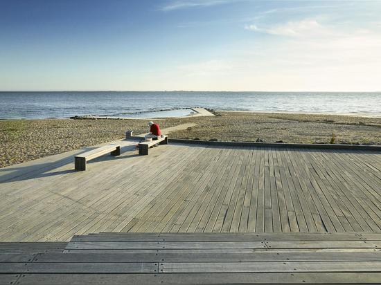 "PROMENADE" DE LA PLAYA DE ESBJERG Y CLUB DE LA NAVEGACIÓN