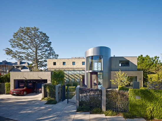 Una casa con vistas de San Francisco Bay de los arquitectos de Polsky Perlstein