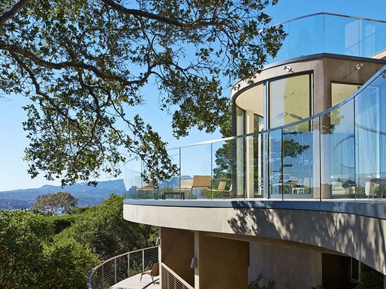 Una casa con vistas de San Francisco Bay de los arquitectos de Polsky Perlstein