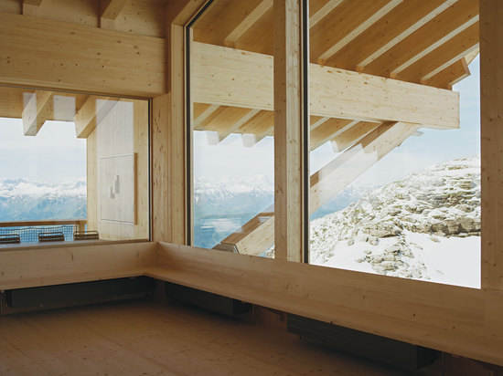 Haciendo la mayor parte de las visiónes alpestres panorámicas, el piso-a-techo de las características tres del restaurante (casi), las ventanas esmaltadas triples leyó más en el http://www.wallpape...