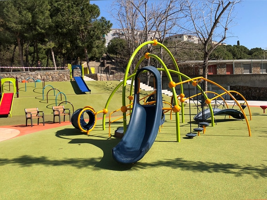 Parque infantil de Les Planes en Hospitalet