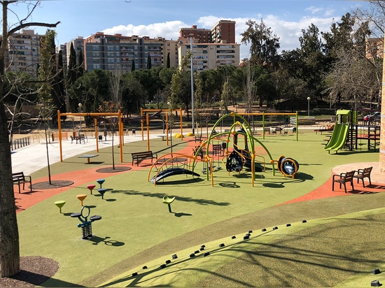 Parque infantil de Les Planes en Hospitalet