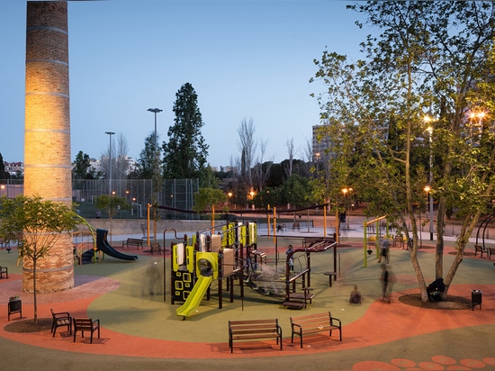 Parque infantil de Les Planes en Hospitalet