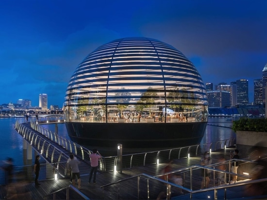 Apple y Foster + Partners inauguran la tienda flotante Marina Bay Sands en Singapur