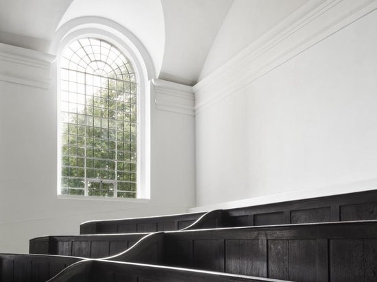 John Pawson dirige el rediseño de la iglesia de San Juan en Hackney en Londres