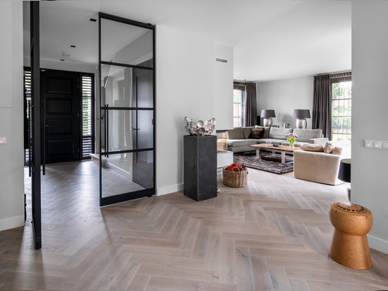 Suelo en espiga de roble de Dennebos Flooring en color G.09