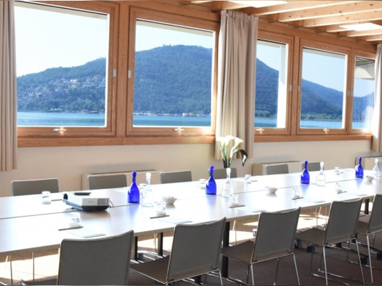 Sala de reunión con la tabla de Archimede