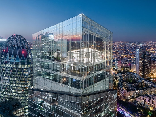 FIJACIÓN DE PUNTOS DE VIDRIO PARA FACHADA ESTUCTURAL - TORRE SAINT-GOBAIN