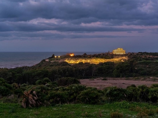 Templo C y el muro de Selinunte Trapani, Italia