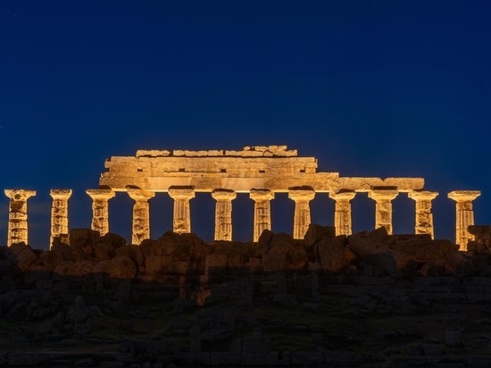 Templo C y el muro de Selinunte Trapani, Italia