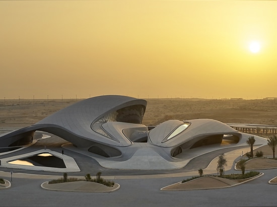 Sede de BEEAH / Zaha Hadid Architects