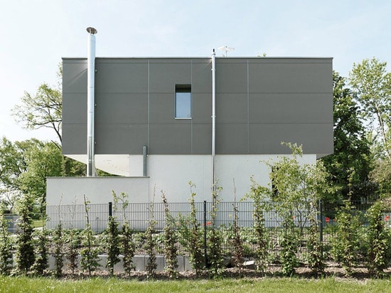 la casa del lago fue diseñada por Daniel que los abucheos de boosarchitekten