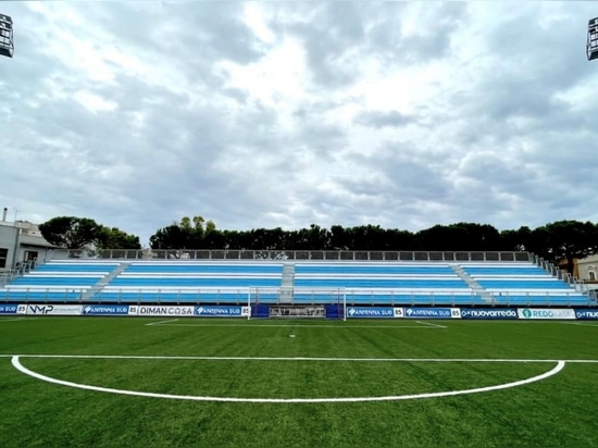 TRIBUNA PREFABRICADA EN EL ESTADIO FRANCAVILLA FONTANA