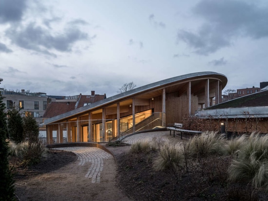 El Museo Hans Christian Andersen de Kengo Kuma abre al público en Dinamarca