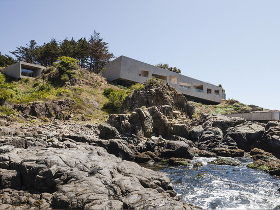 Felipe Assadi y Francisca Pulido, casa Bahía Azul, Los Vilos, Chile