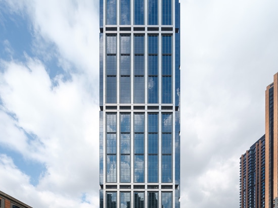 Torre de oficinas Suhe Centre / Foster + Partners