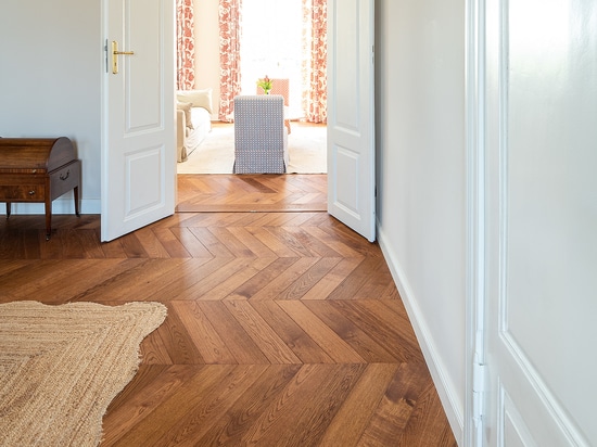 Dennebos Flooring Engineered Chevron en color N.03