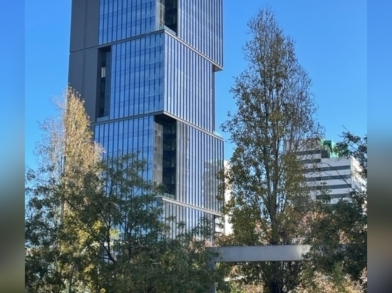 La Torre Plaza Europa se alza en las alturas de Barcelona