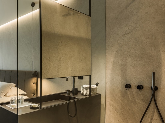 Sofisticación, elegancia y relax: el bathroom design Ritmonio para el Canale Hotel & Suites en Argostoli, Cefalonia.