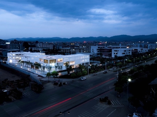 Jardín de infancia Little Phoenix / Instituto de Diseño Arquitectónico e Investigación de SCUT - Estudio TaoZhi