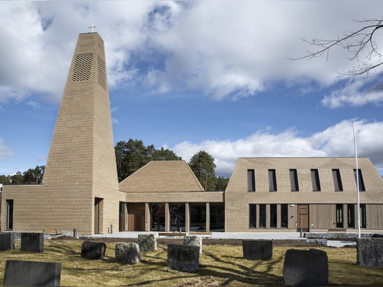 Iglesia de Vennesla / LINK arkitektur