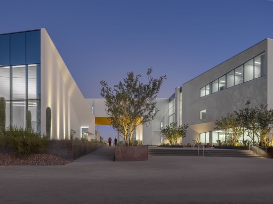 Centro del Futuro de la Salud de la Universidad Estatal de Arizona / CO Architects