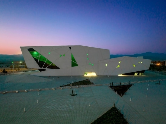 Auditorio y Biblioteca de la Universidad de Semnan | New Wave Architecture