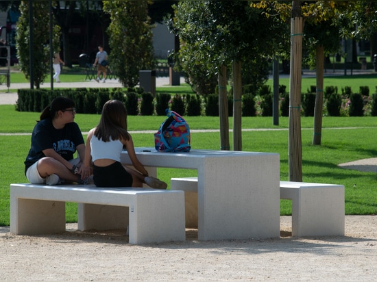 MOBILIARIO URBANO CALZOLARI PARA EL RENACIMIENTO VERDE DE MANTUA