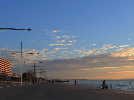 Reconstrucción de la nueva línea de costa de Salónica