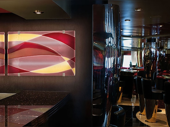 Decoración mural con paneles de vidrio