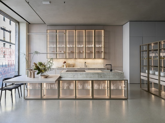 Las nuevas cocinas de Euromobil: Materia, luz y transparencias
